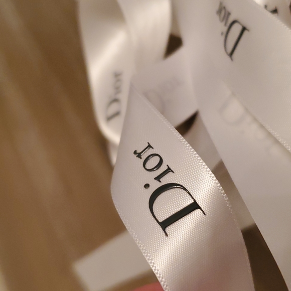 New never used DIOR ribbon & envelope & card..Gifting - Picture 5 of 6